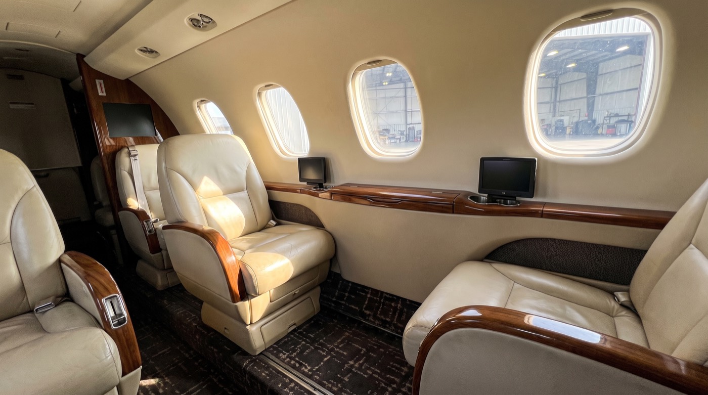 Citation CJ4, Kabine