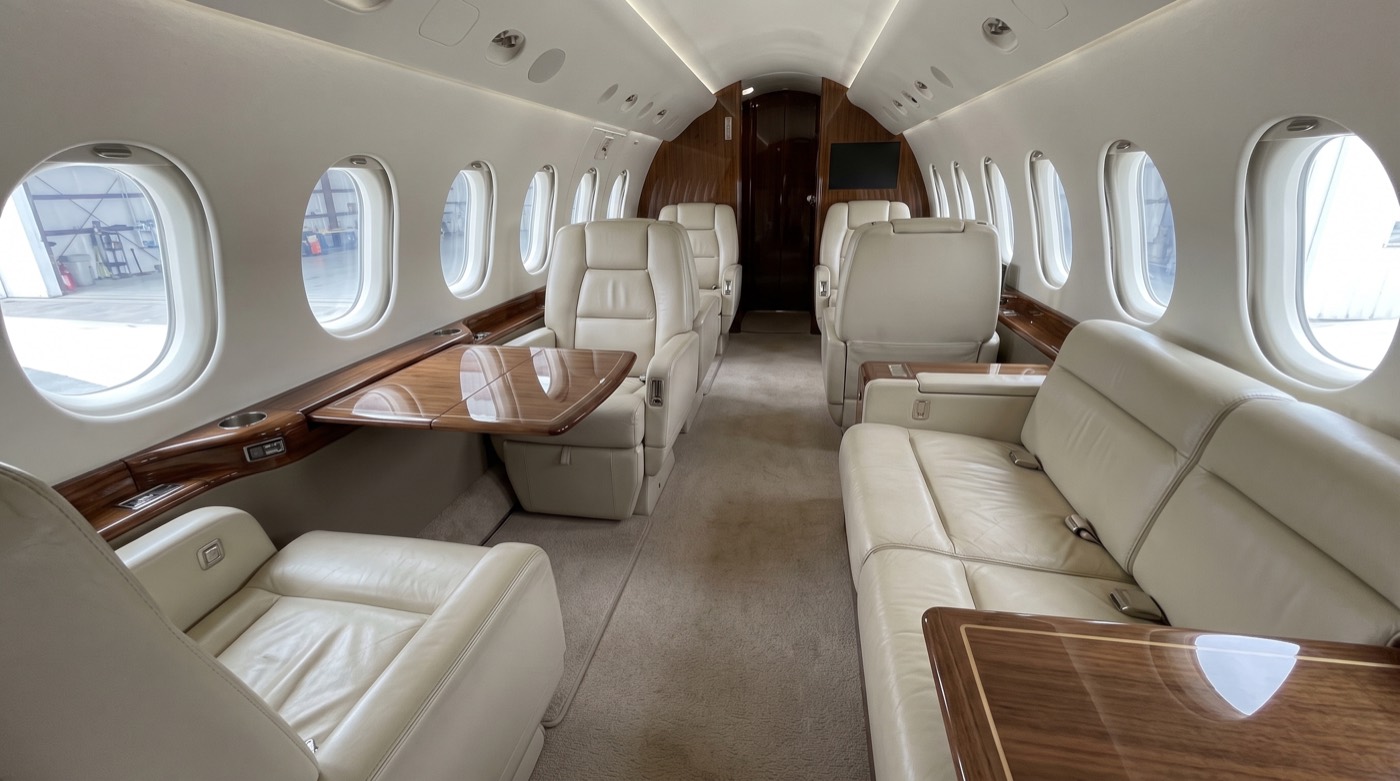 Falcon 2000LXS, Kabine